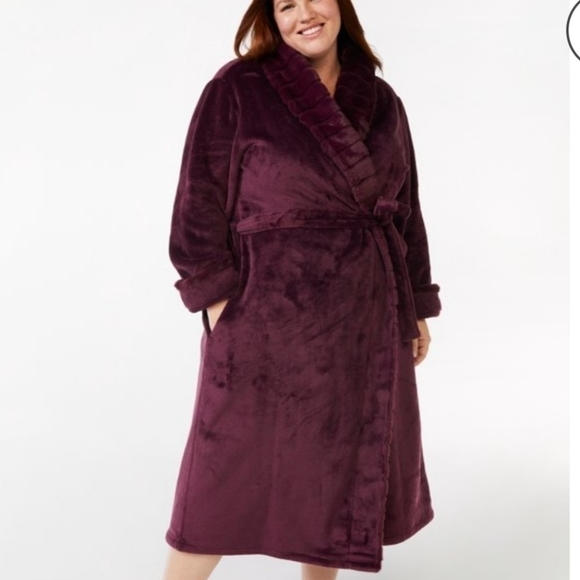 NWOT Joyspun Purple Plush Bathrobe Size 12/14 - Picture 1 of 13
